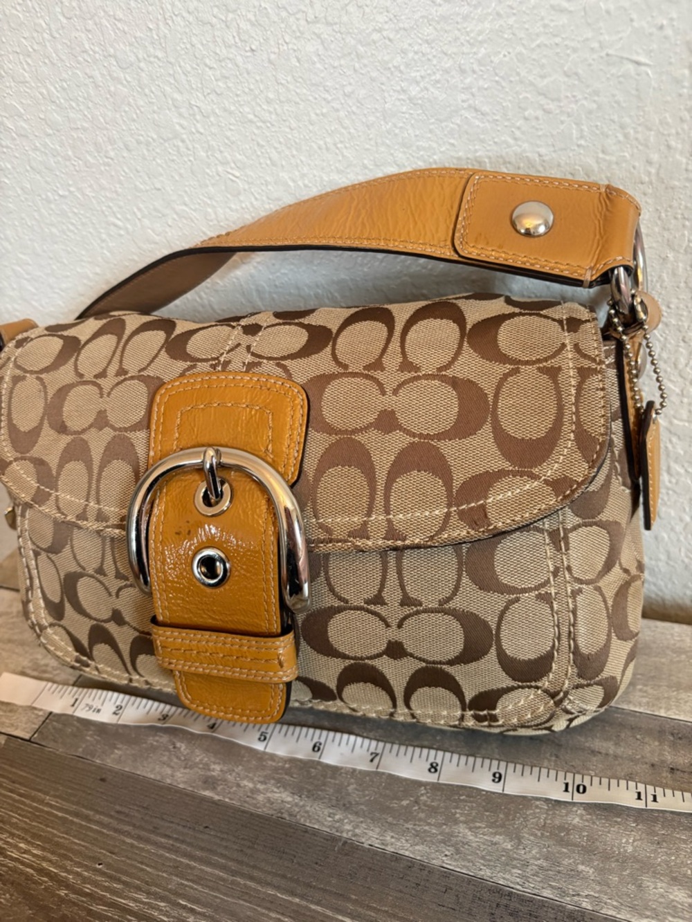 Coach Khaki Signature Canvas Shoulder Bag with Tan Buckle - Picture 5 of 9